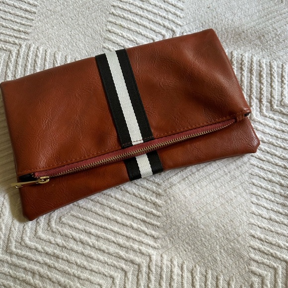 PREPPY STRIPE FOLDED CLUTCH - Picture 2 of 7